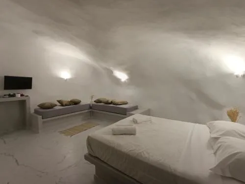 Santorini White Lotus