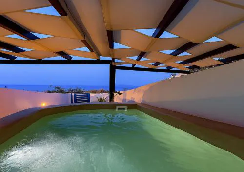 Rafael' s Mediteranian Cave Suites