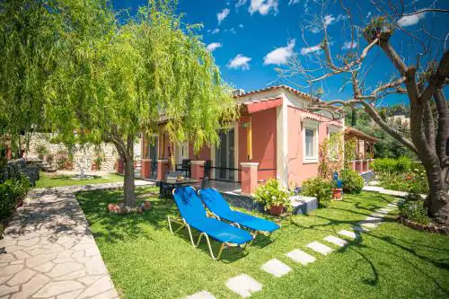 Bozikis Apartments & Studios