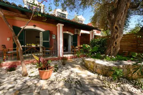 Pieros Studio Tsimis