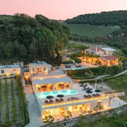 Villa Mantilari Wine Estate 7 Apartments 2 Private Pools 1 Heated Tennis Court Fitness Center