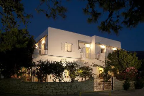 Doukissa Hotel - Parikia Town Centre