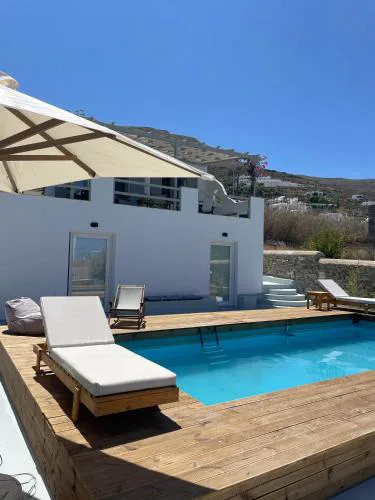 Minimal Grey Apartment Pool-front in Paros