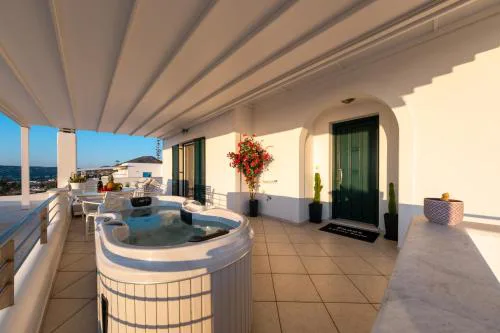 Panos Luxury Suite