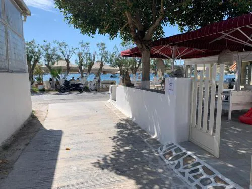pension Violeta studio residence at Livadia beach