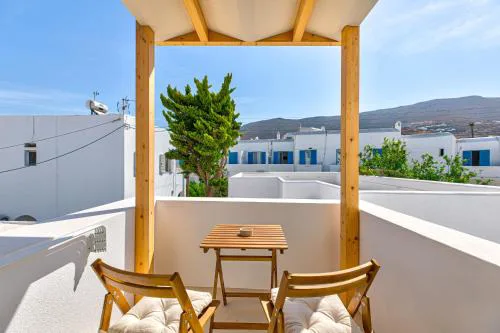 Silver Apartment Thea