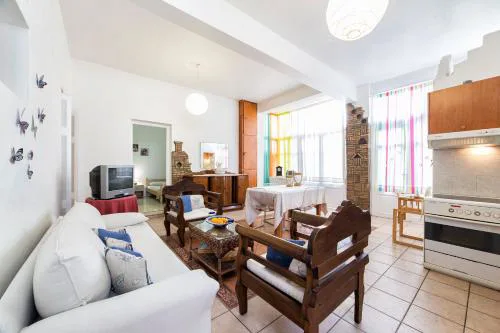 Town House for 6-16 with AC