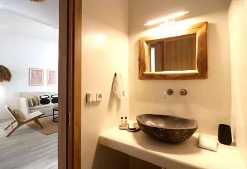 The Nine Graces-Beach Apartment Ilya 80 meters from the beach