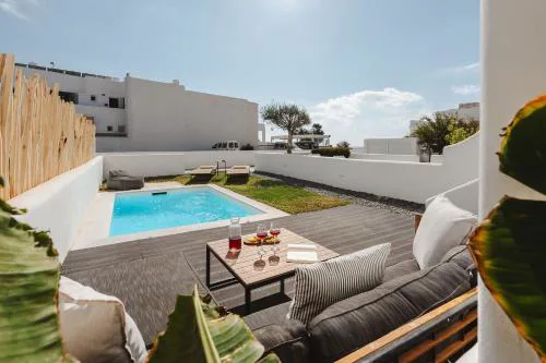Villa Karla, Beachside Bliss in Agios Prokopios