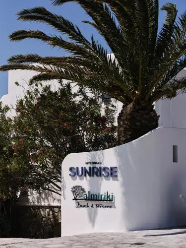 Myconian Sunrise Relais & Chateaux Hotel