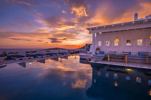 Flaskos Luxury Suites