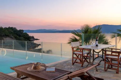 Arte Pefki Beachfront Suites