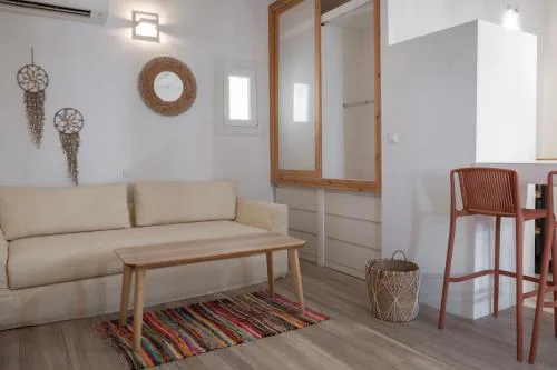 Casa Poco, 150 meters from Ornos Beach