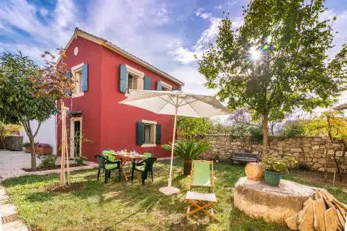 Traditional Rustic Maisonette by Konnect