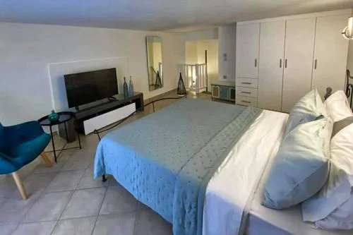 Somnium a newly renovated house in Kamari