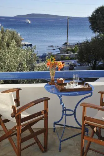 George's beach studios Aliki Paros