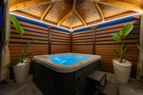 Villa Giota Luxury Living with Private Jacuzzi and Free Car
