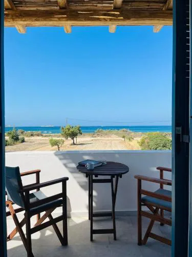 Nostos Plaka Beach