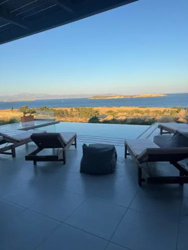Drios Hillhouse