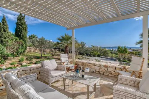 Foinikas House - Quiet area with Beach access