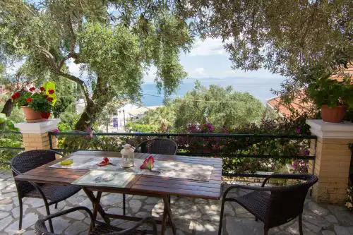 Eleni's Apartments