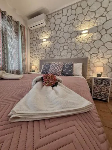 Kiki's Apartments