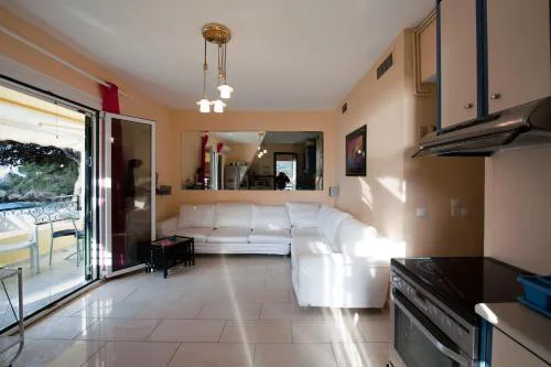 Aphrodite - Beachfront House - Recently renovated