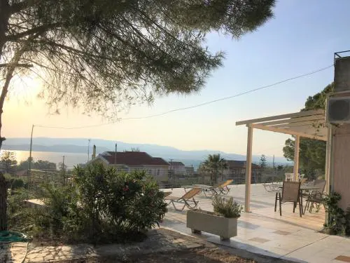 Despina Studios and Apartments