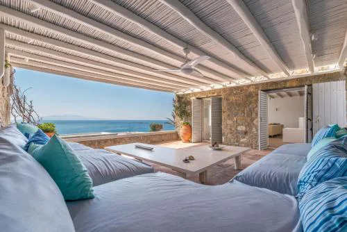 Beachfront House 50m from the beach