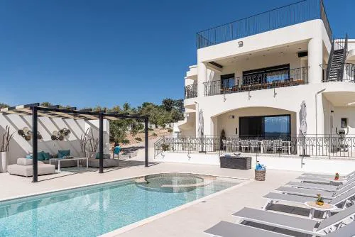 Luxury Apartment with private pool
