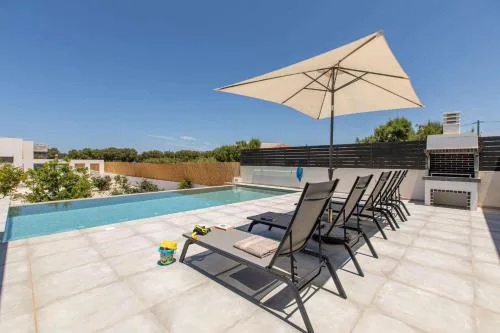 Menta Villa by Vintage Travel