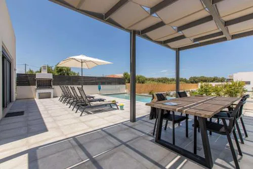 Sage Villa by Vintage Travel