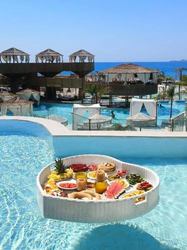 Alia Beachfront Suites and Spa