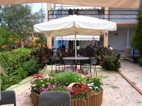 Kostas Apartments & studios