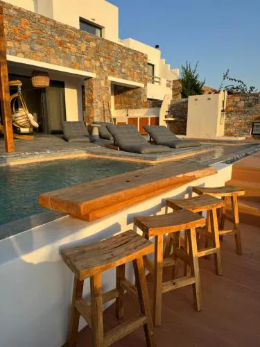 The Nine Graces- Villa Liv, Stunning views, Pool
