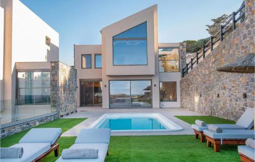 Beautiful Home In Heraklio Crete