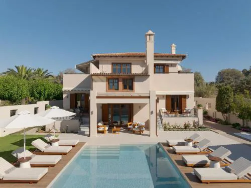 New Villa Ikos with Private Pool & BBQ, Walking Distance to the Beach