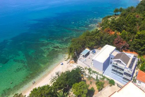 Studios Nautilus III
