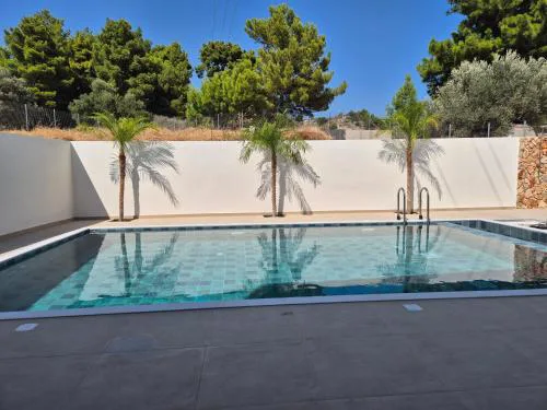 Luxe nieuwe villa met zwembad