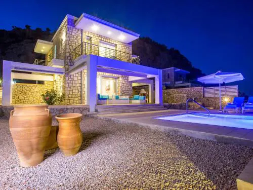 Villa in Rhodes with Infinity Pool & BBQ