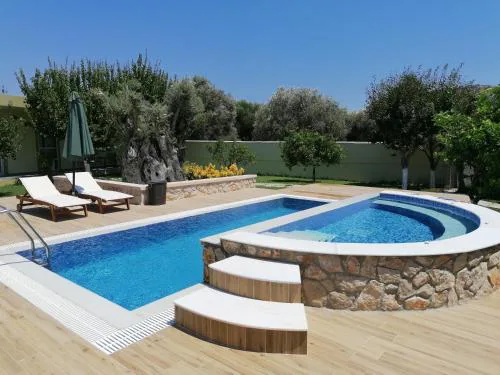 Villa MATA - 600m² with Private Pool and Jacuzzi