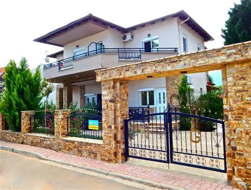 Panorama Apartments and Studios