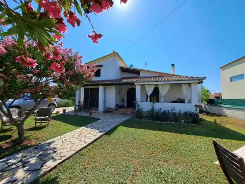 Ektor Villa