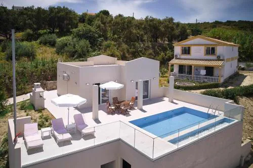 Mini Villa Tsaros
