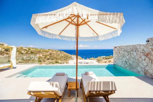 Theros Luxury Suites