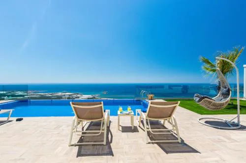 Blue Horizon Luxury Villas