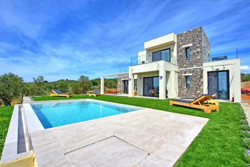 Villa Olivum by PosarelliVillas