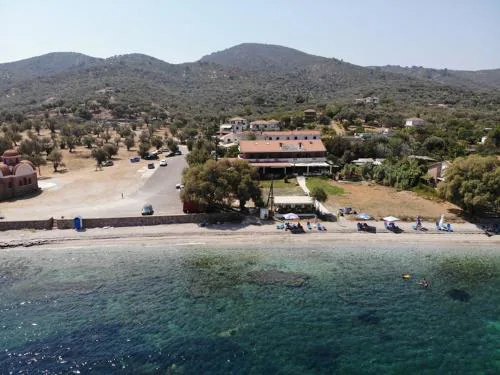 Aigeiros Apartments & restaurant