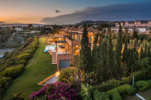 Absolute Villa by Stylish Stays