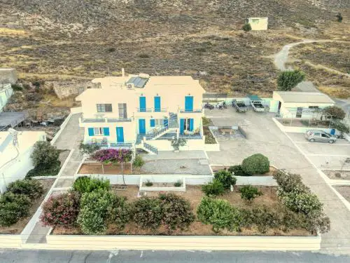 Zeus Apartments
